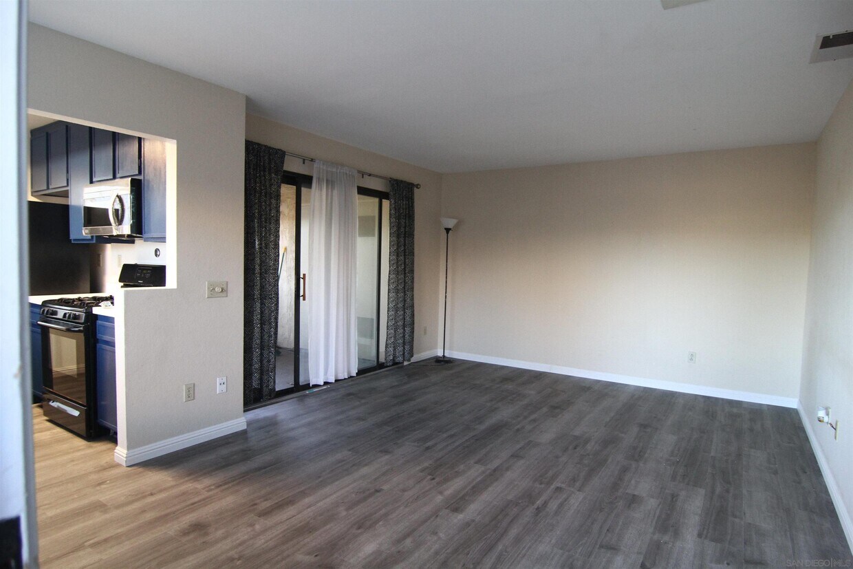 Foto principal - 8492 New Salem St