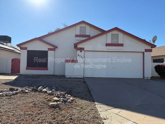 Building Photo - 8771 W Grovers Ave