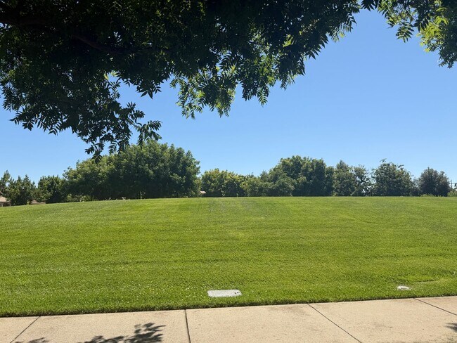 Foto del edificio - 3122 Mowbray Way