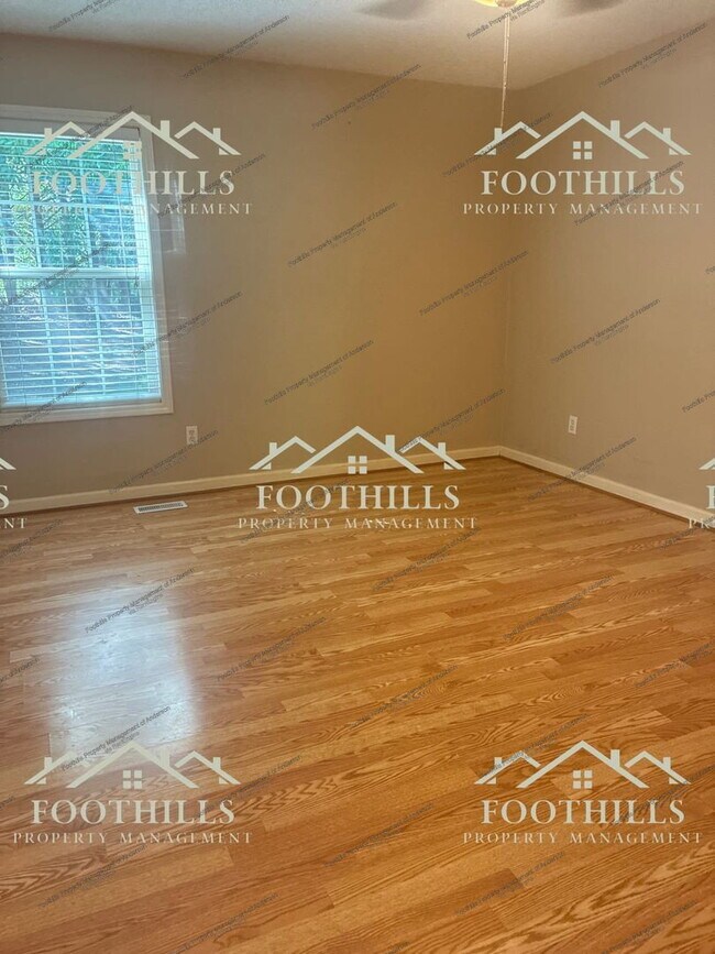 Foto del edificio - 107 Ashton Ln