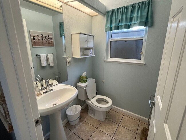 Foto del edificio - 536 Margie Pl