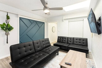 Building Photo - 1211 County Road 431-SI ID1094197P