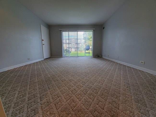 Building Photo - 9405 Bay Colony Dr