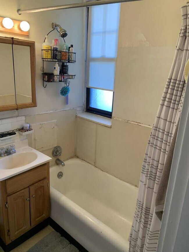 Foto del edificio - 185 Chestnut Hill Ave