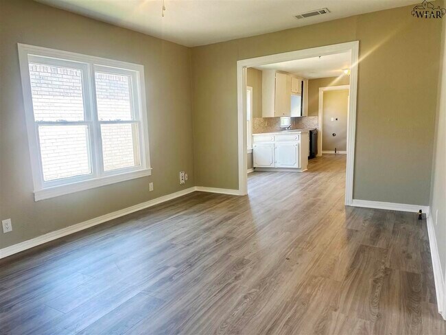 Foto del edificio - 2505 Carrigan Ave
