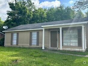 Building Photo - 2825 Shenandoah Dr
