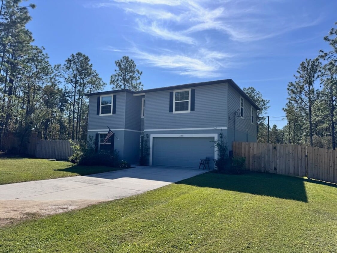 Foto principal - Beautiful 5 bedroom 3 bath home for rent