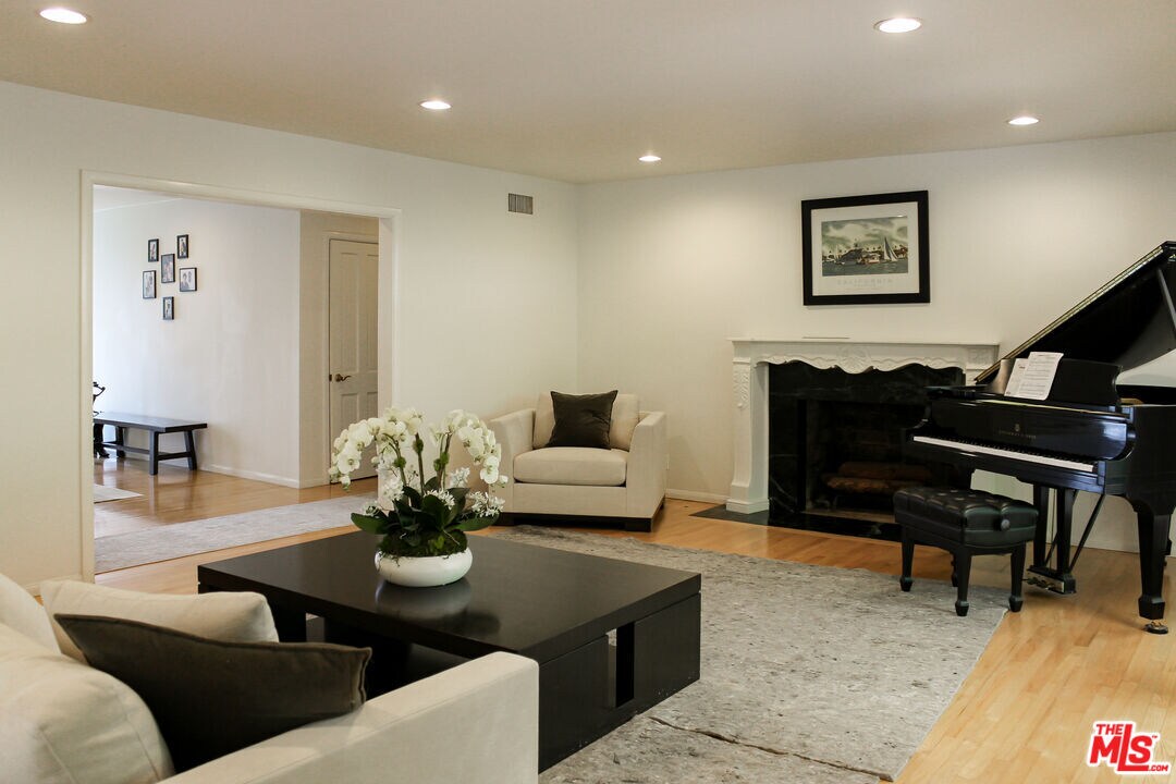 Foto principal - 1079 Marilyn Dr