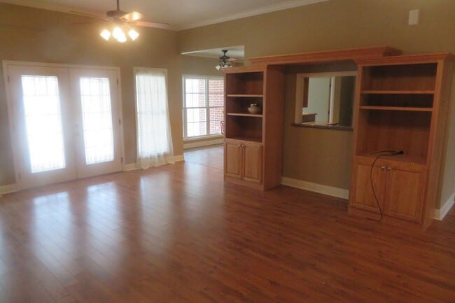 Foto del edificio - 442 Country Club Rd