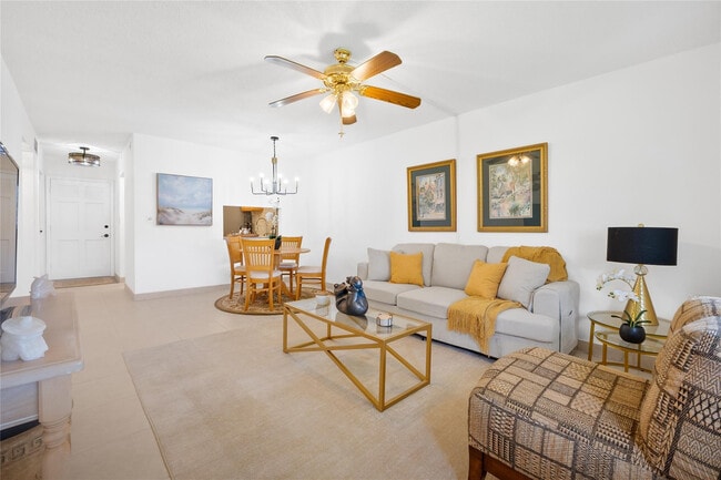 Building Photo - 2856 Garden Dr S