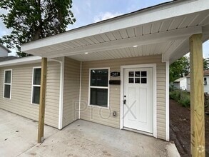 Building Photo - 207 S Byers