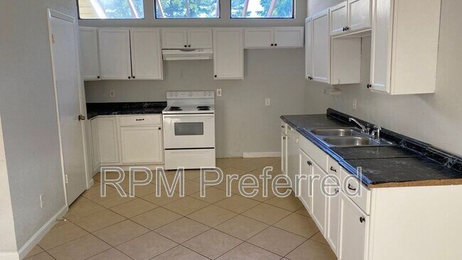 Building Photo - 11231 Glenforest Dr