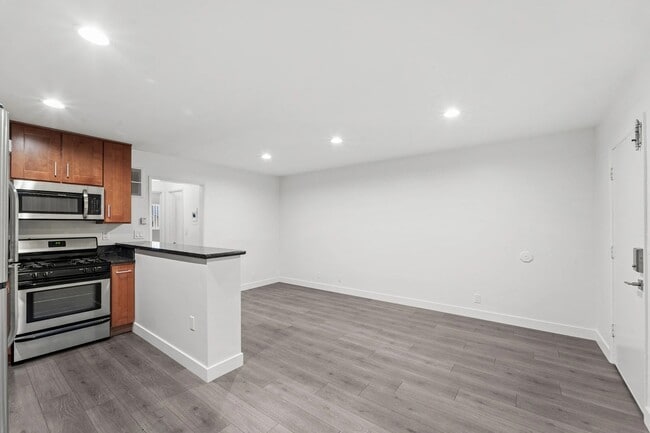 Foto del edificio - 925 W 30th St