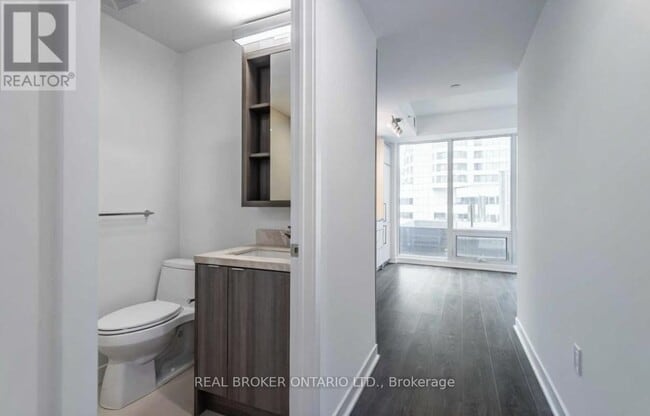 Building Photo - 115-3115 Blue Jays Way