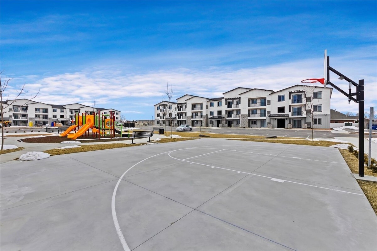 Stone Creek Apartments 1505 Indian Springs St Caldwell, ID