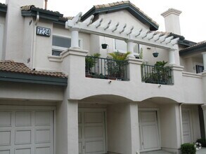 Building Photo - 7224 Shoreline Dr