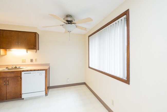 Foto del edificio - 2580 SE Courtney Rd