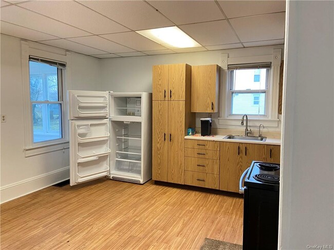 Building Photo - 64 Borden Ave