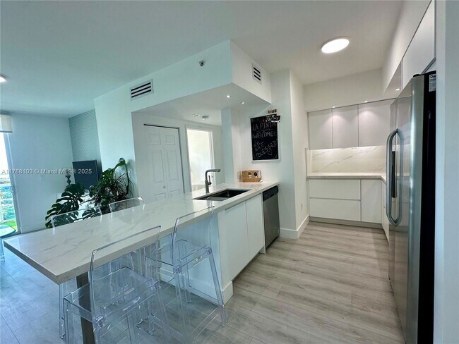 Foto del edificio - 1723 SW 2nd Ave