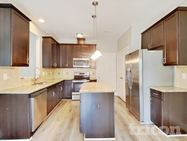 Building Photo - 37 Pedley Pl