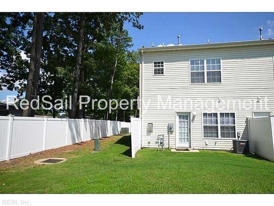 Building Photo - COLONIAL CROSSING HOME AVAILABLE!!