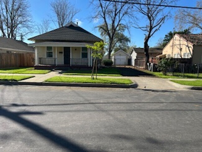 Foto del edificio - First Offering