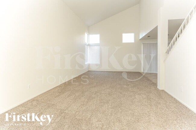 Foto del edificio - 6114 Flowering Plum Ave