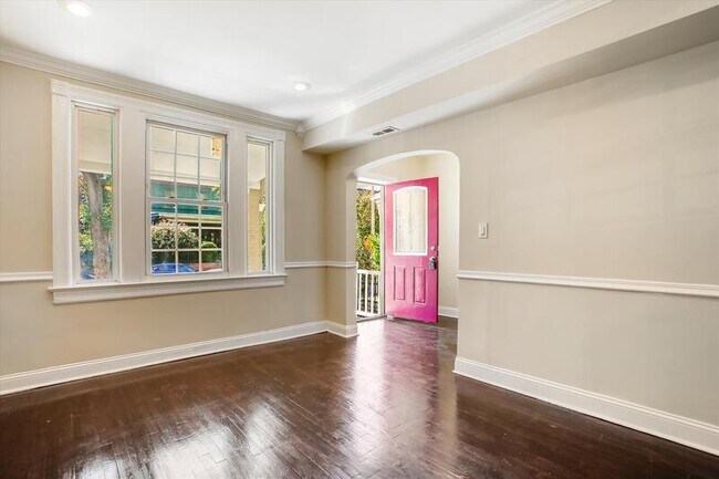Building Photo - 1429 Parkwood Pl NW
