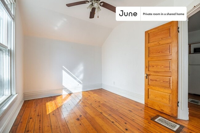 Building Photo - Room in Shared 2 bed/1 bath home