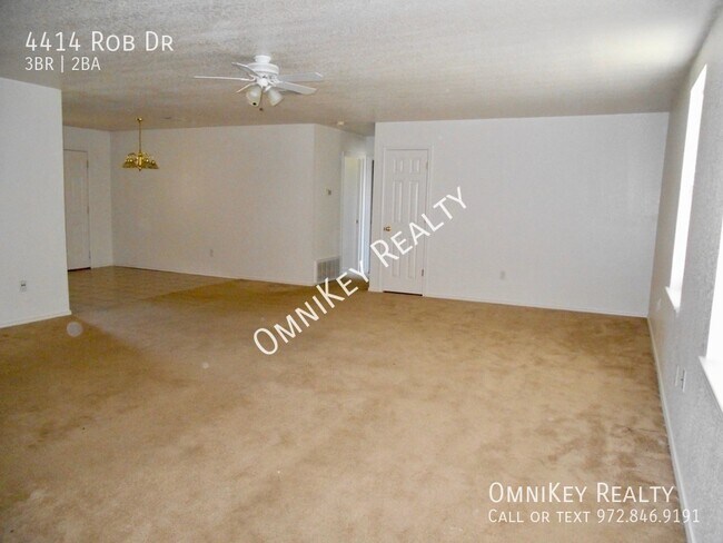 Building Photo - 4414 Rob Dr