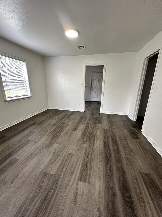 Foto del edificio - 4309 Springlake Dr