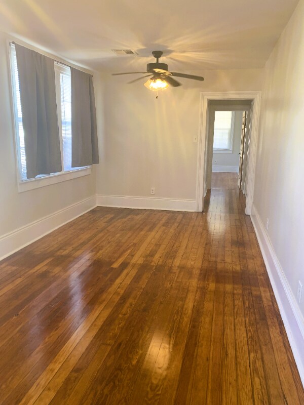 Foto principal - 7114 Freret St