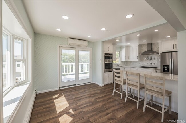 Building Photo - 869 Beach St