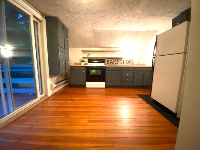 Foto del edificio - 144 Maplewood Ave