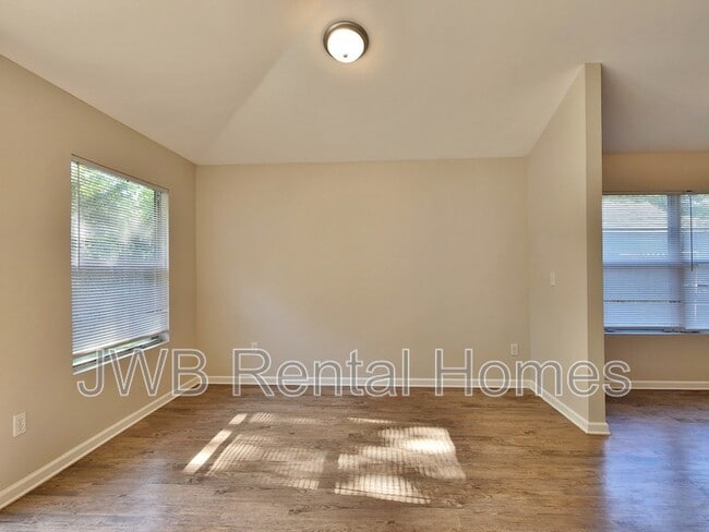 Building Photo - 9951 Rosewood Glen Ln