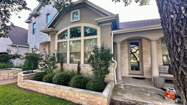 Foto del edificio - 7520 Roaring Springs Dr