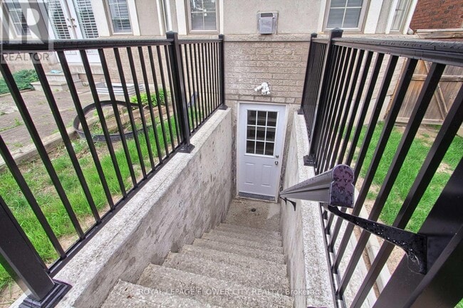 Building Photo - 238 Forbes Terrace