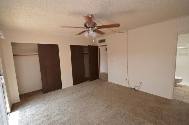 Building Photo - 731 S Pantano Pkwy