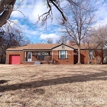 Building Photo - 4209 Springlake Dr