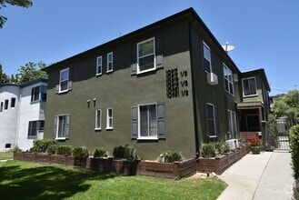 Building Photo - 10919 Camarillo St