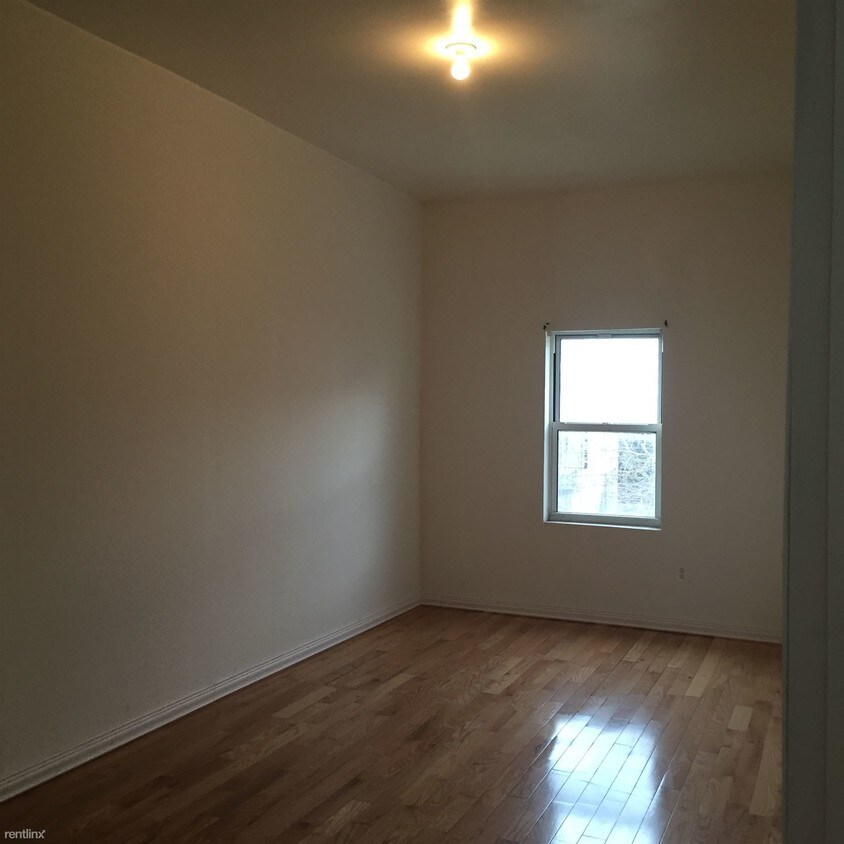 Primary Photo - 1333 Gates Ave