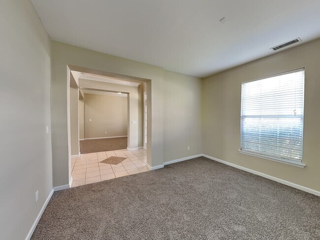 Building Photo - 2003 Bluebonnet Ln