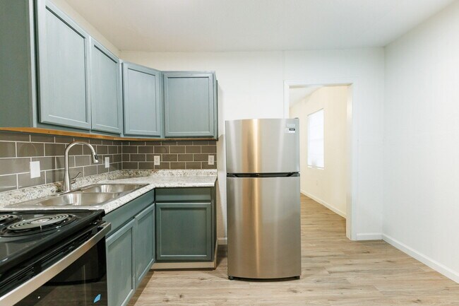 Foto del edificio - Newly Remodeled Duplex with Modern Touches...