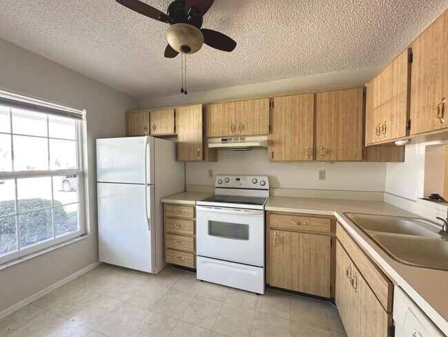 Building Photo - 2910 Stillwell Ct