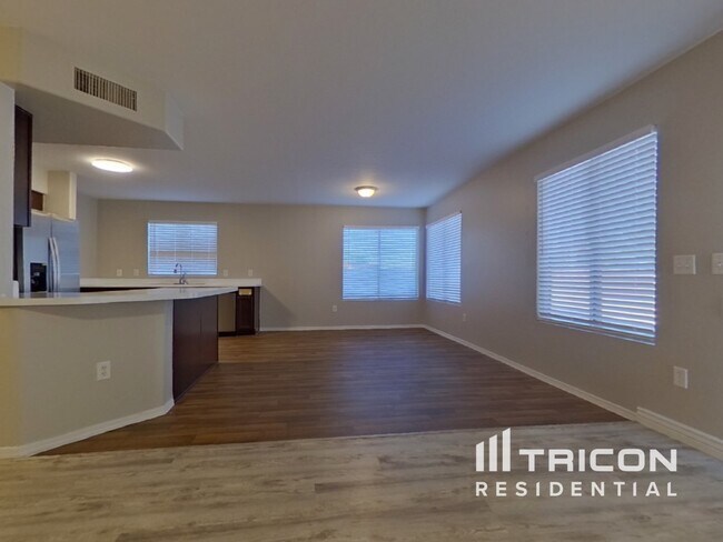 Foto del edificio - 6246 N Florence Ave