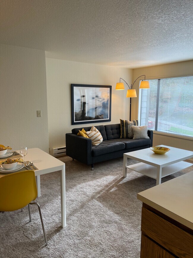 Building Photo - 7080 Lincoln Park Way SW