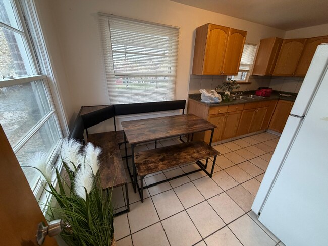 Foto del edificio - 1711 S 1300 E