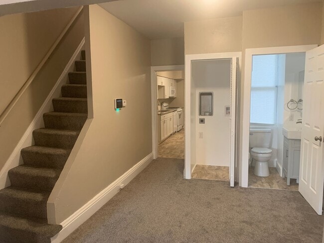 Building Photo - Coming Soon! Spacious Renovated 5 Bed 1.5 Bath House- York City SD