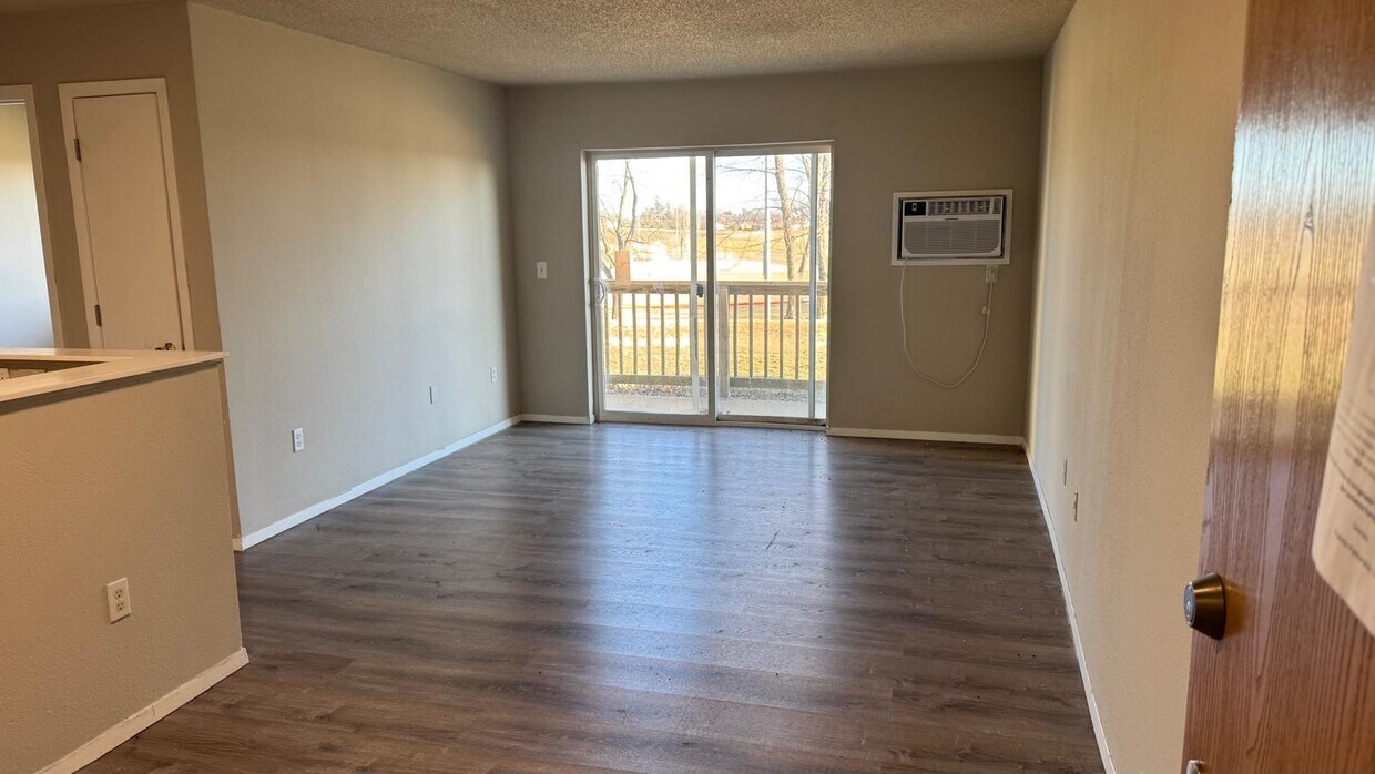 Foto del edificio - 525 Lilac Ln