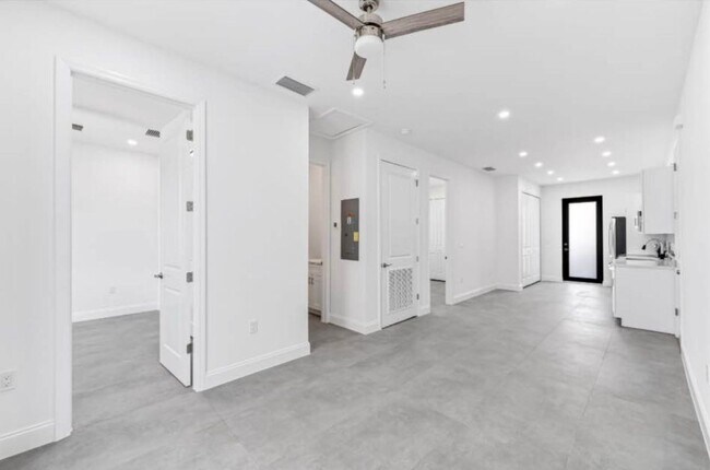 Foto del edificio - 11671 Pawley Ave